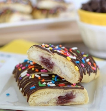 Banana split cheesecake treats