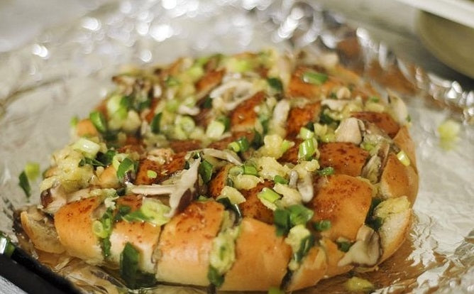 Delicious pull apart cheesy bread tutorial