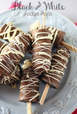 Yummy white and black fudge pops