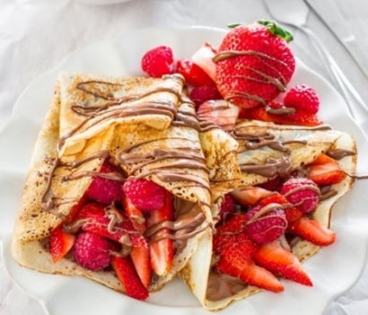 How to make nutella and berry crepes