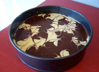 Chocolate and vanilla swirl cheesecake